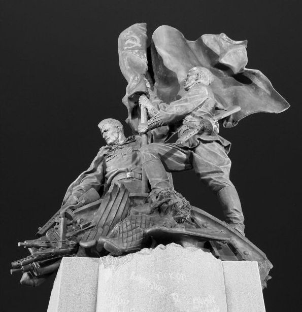13.军人光荣纪念碑“在抗击法西斯的战斗中我们曾在一起”,2011，莫斯科，胜利广场-12